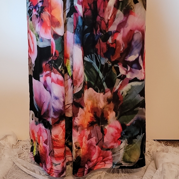 Floral floor length dress - Picture 4 of 14